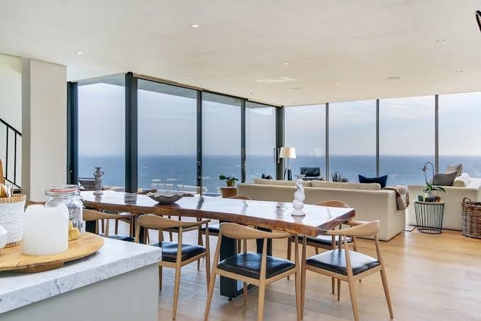 To Let 6 Bedroom Property for Rent in Llandudno Western Cape